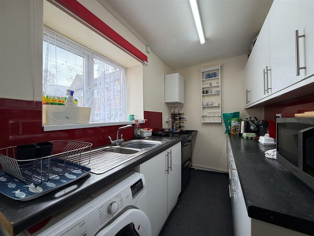 Property photo 2 of 12 Kitchen.Jpg