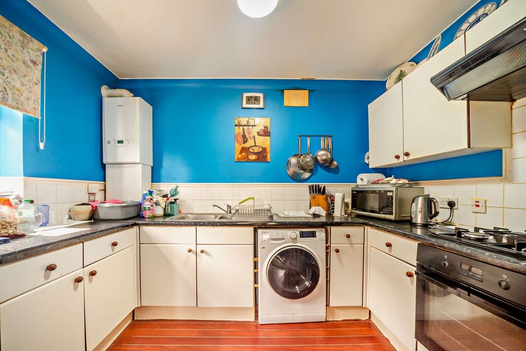 Property photo 2 of 24