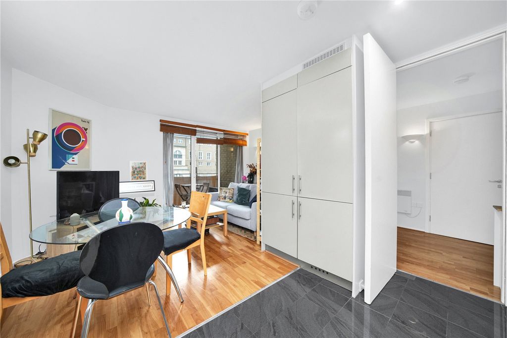 Property photo 2 of 20 Picture No. 15