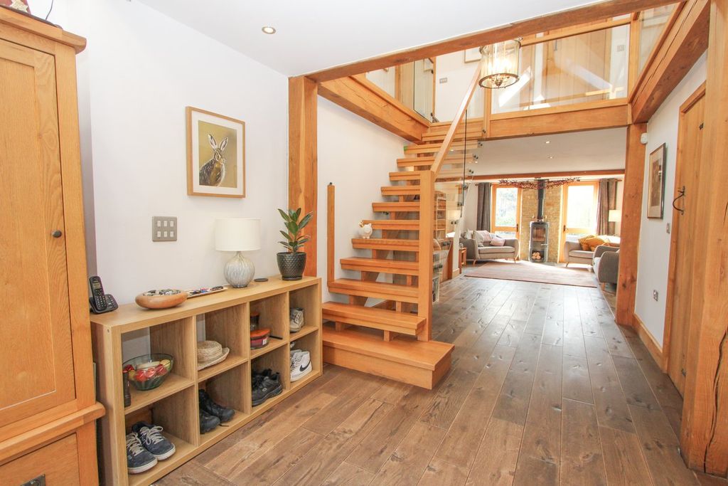 Property photo 3 of 36