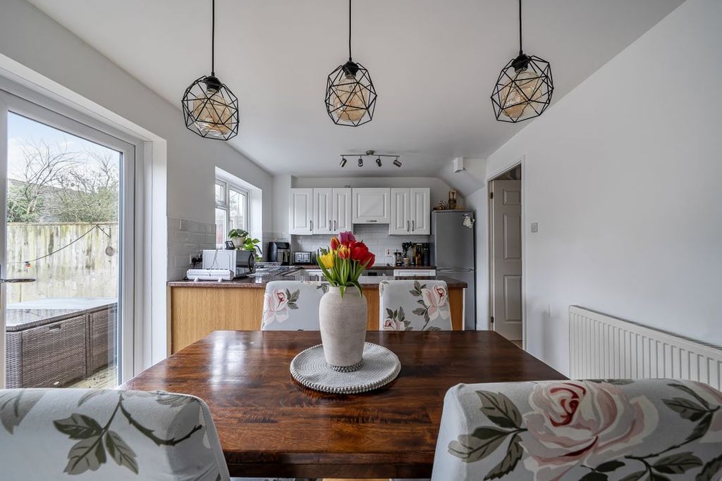 Property photo 3 of 9 14110962698De5c59149F