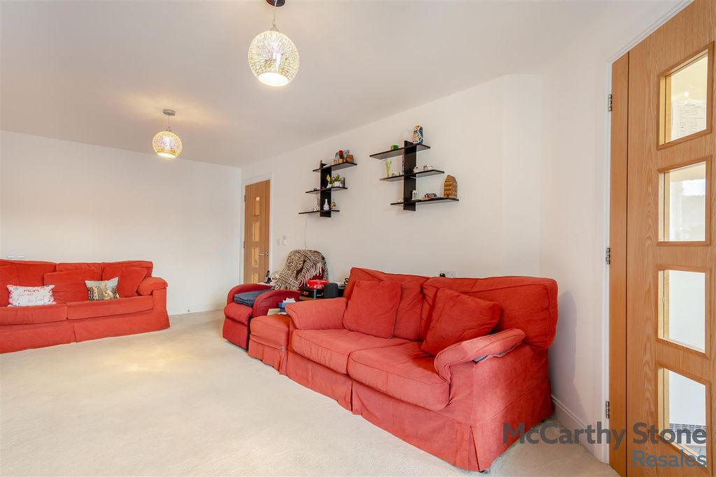 Property photo 3 of 24 8671987-Interior11.Jpg