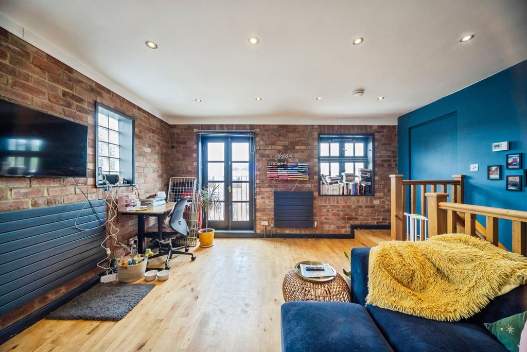 Property photo 3 of 26 Pbox-Img.Jpg