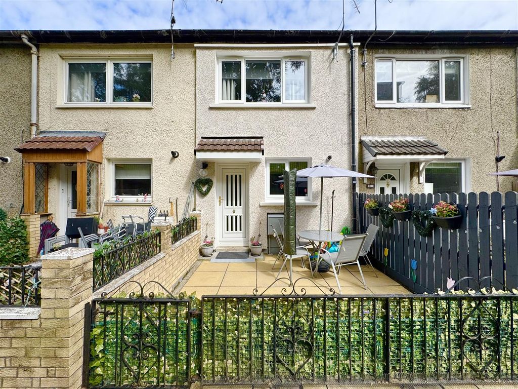 Property photo 1 of 11 External