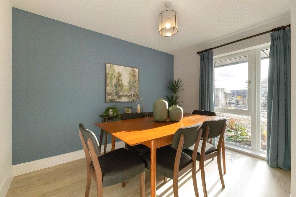 Property photo 2 of 13 Show Home