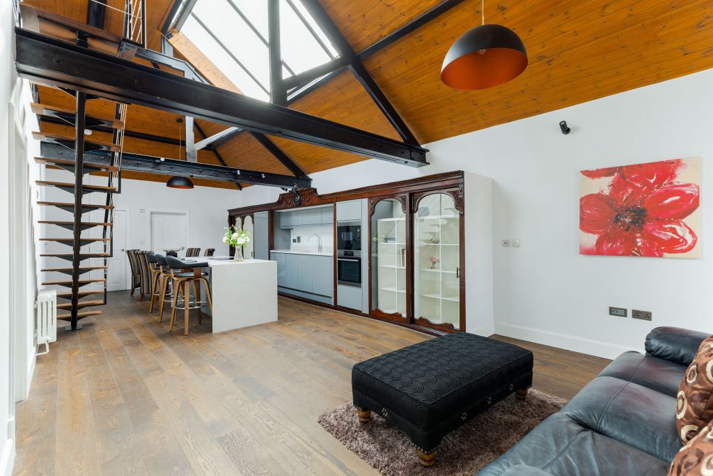 Property photo 1 of 8