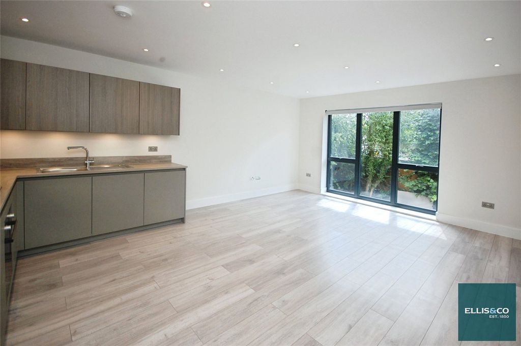 Property photo 1 of 8 Picture No. 13