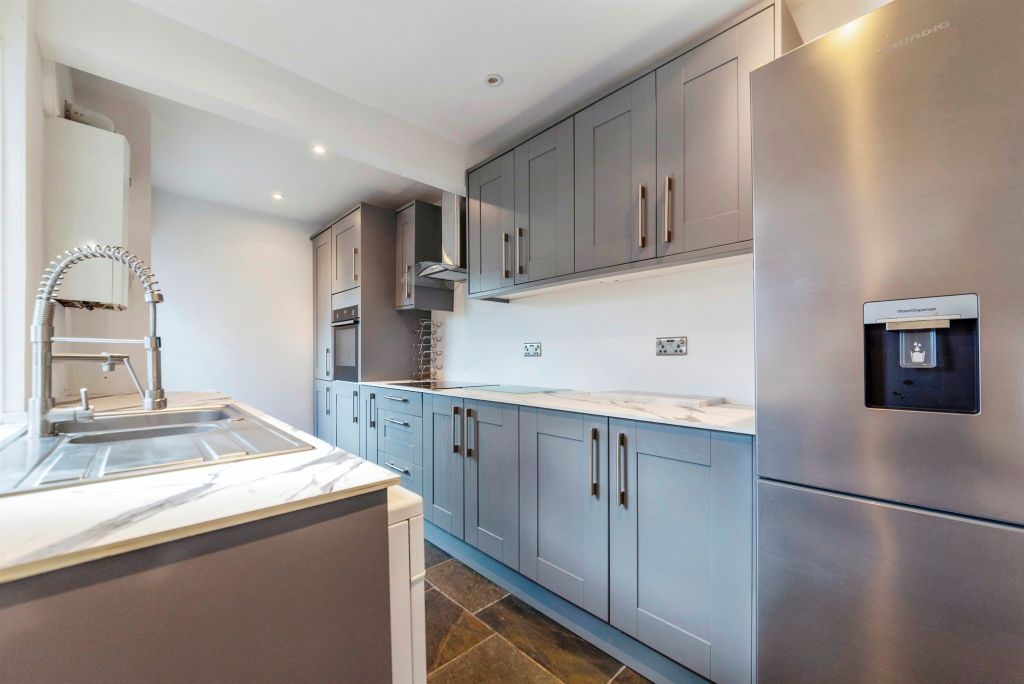 Property photo 1 of 9 Kitchen