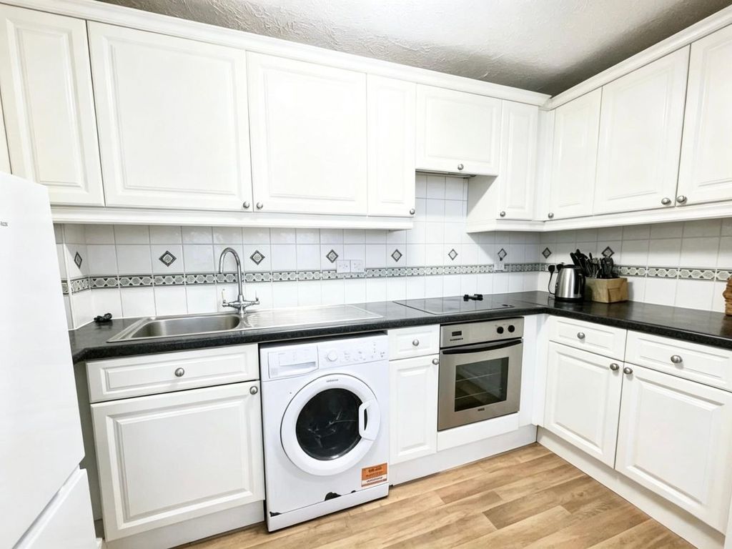 Property photo 3 of 5
