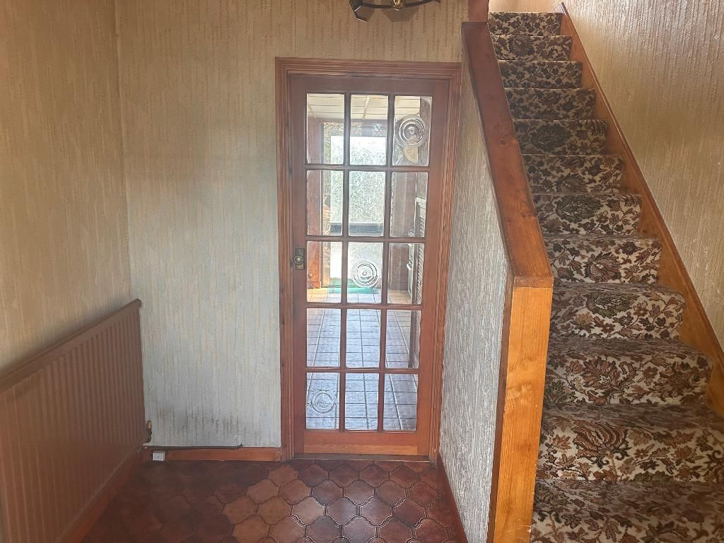 Property photo 2 of 16 Hallway