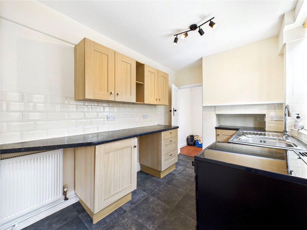 Property photo 2 of 14 Picture No. 12