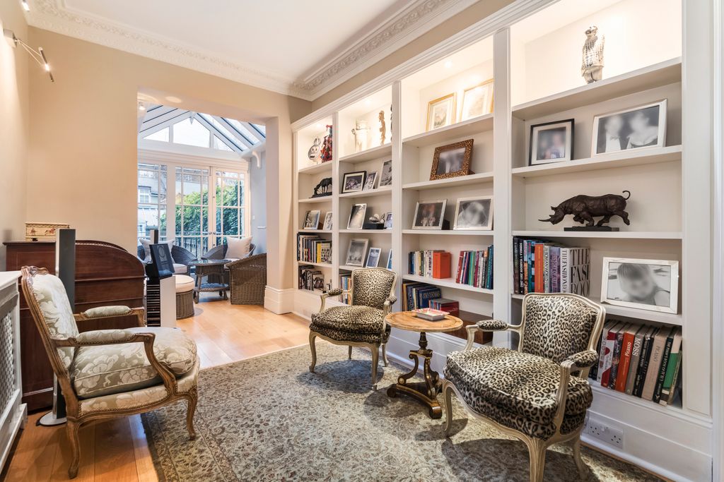 Property photo 2 of 25 Reception