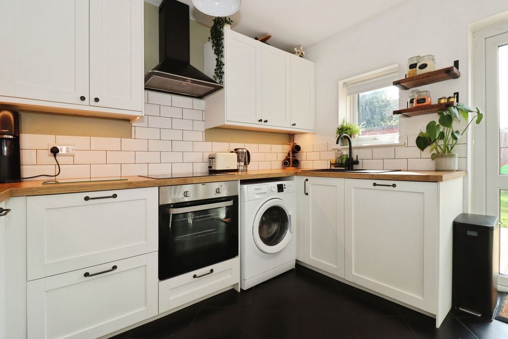 Property photo 2 of 16 Pbox-Img.Jpg