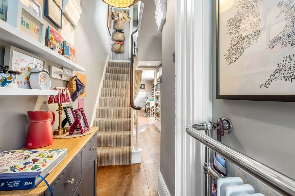 Property photo 2 of 26