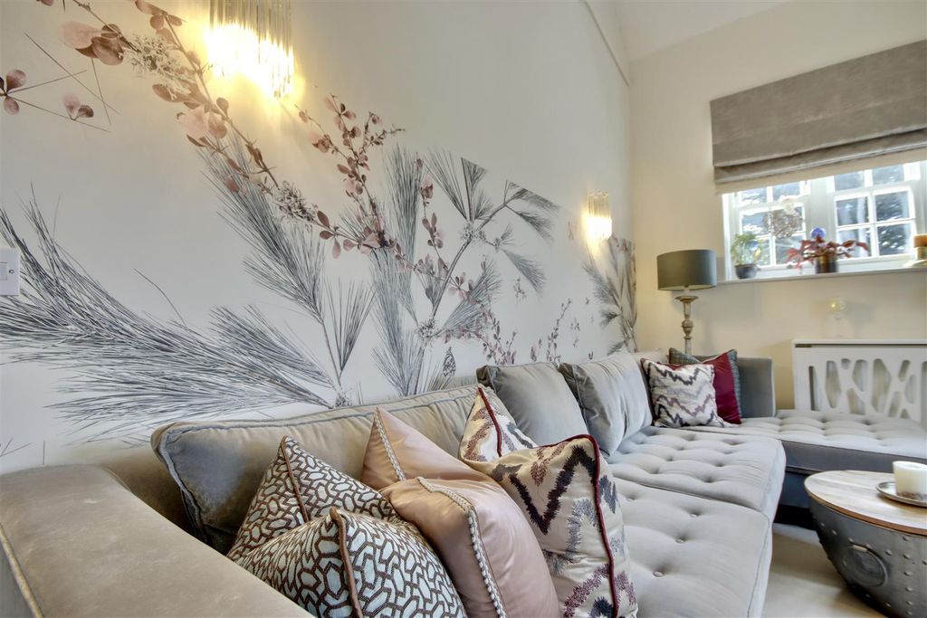 Property photo 3 of 19 F04A968B-Dff2-4C7B-Bd25-193Ef932193B_1_201_A.Jpeg