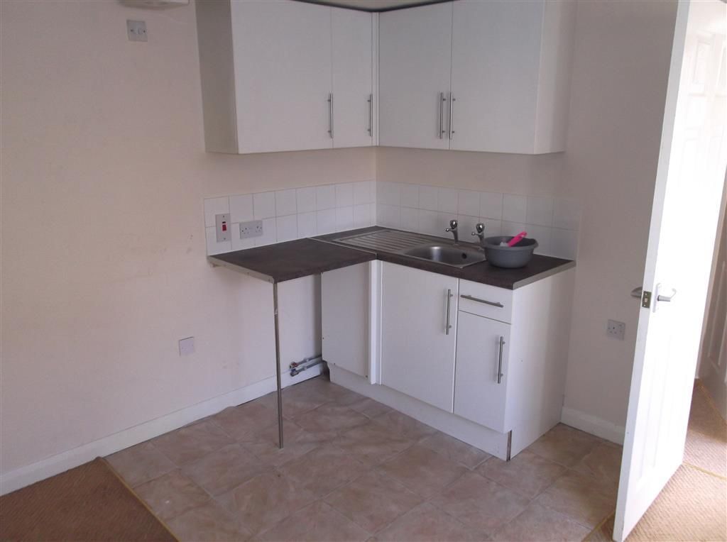 Property photo 3 of 4 Kitchen