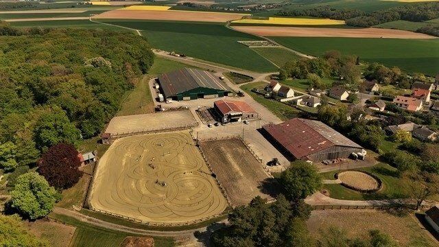 Property photo 1 of 8 Equestrian Centre 30 Minutes From Chantilly – 3.2 Hectares
