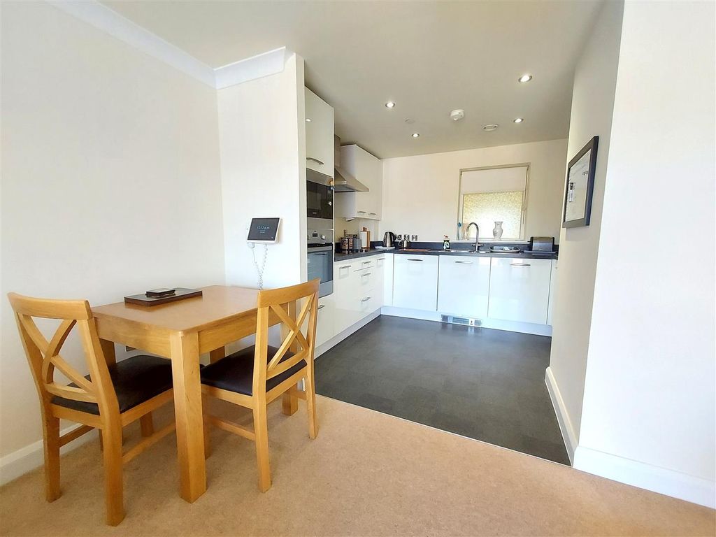Property photo 3 of 12