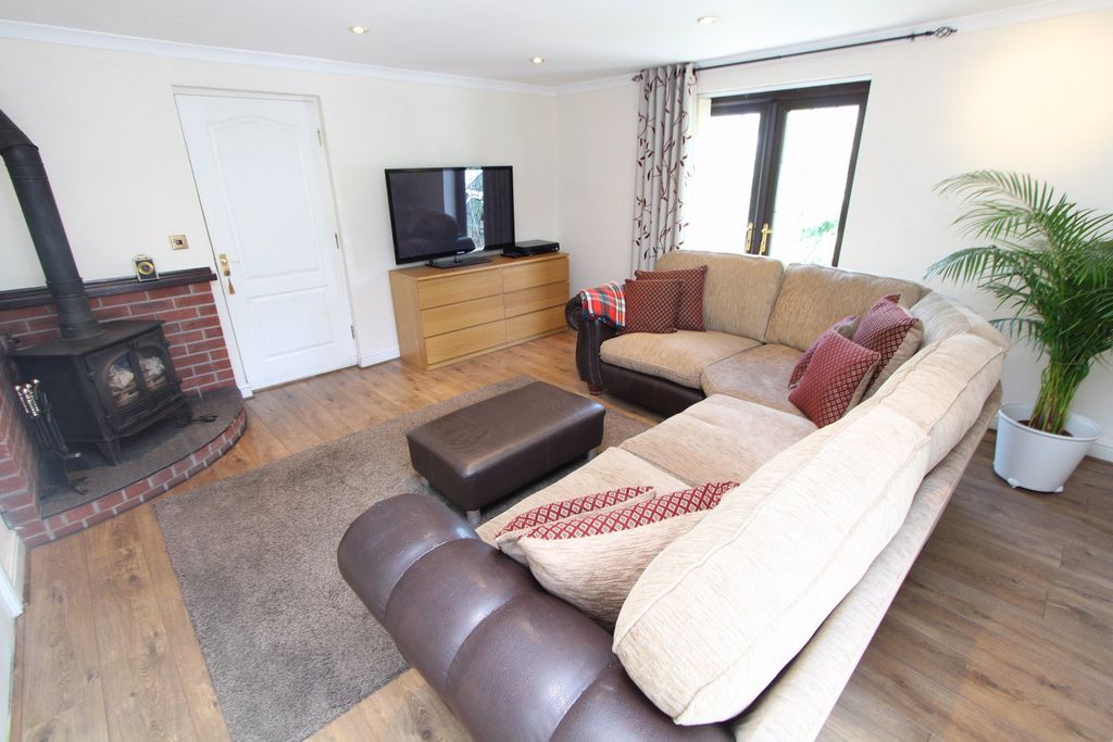 Property photo 3 of 39