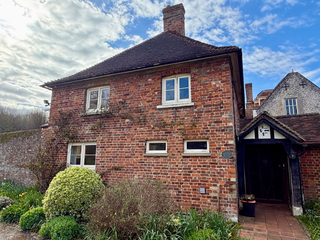 Property photo 2 of 26