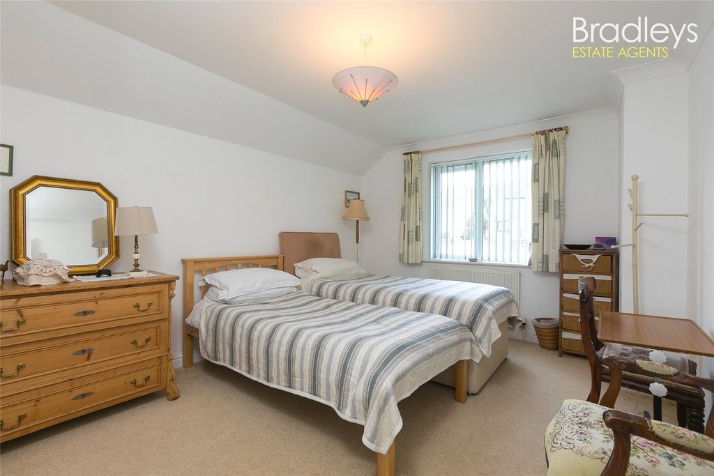 Additional image 9 of 1 bed flat for saleChyandour Cliff, Penzance, Cornwall TR18