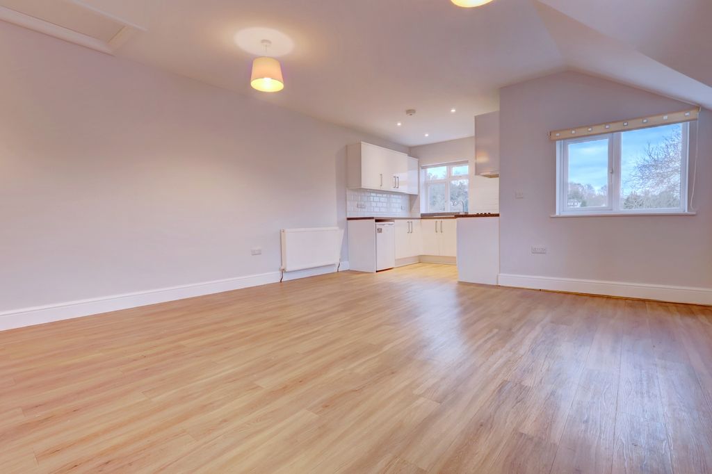 Property photo 3 of 8 Picture No. 06