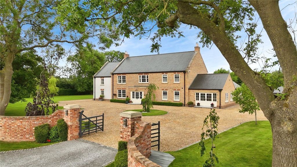 Property photo 1 of 36 Picture No. 83