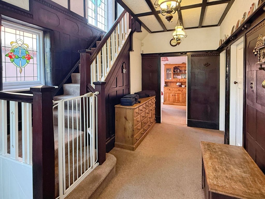 Property photo 2 of 17 Entrance Hall