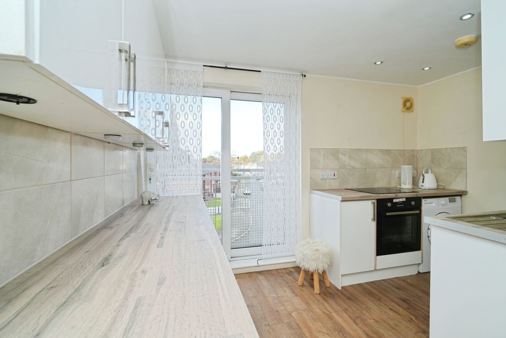 Property photo 3 of 15 Kitchen