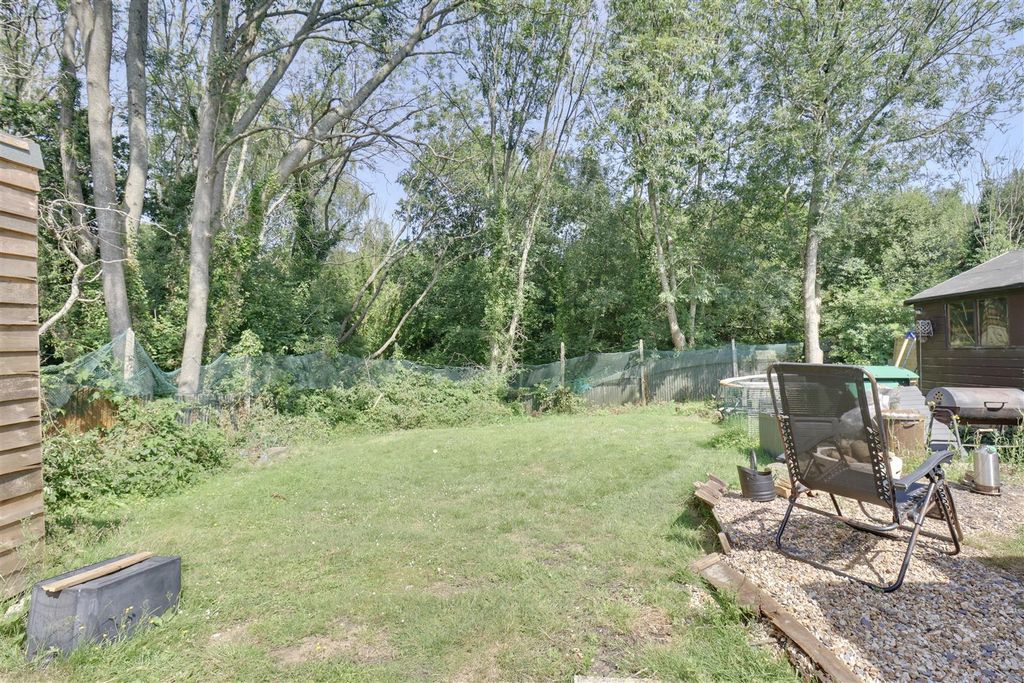 Property photo 3 of 18 794C167E-Bf9E-4CC6-B050-27Ef363E78B3_1_201_A.Jpeg