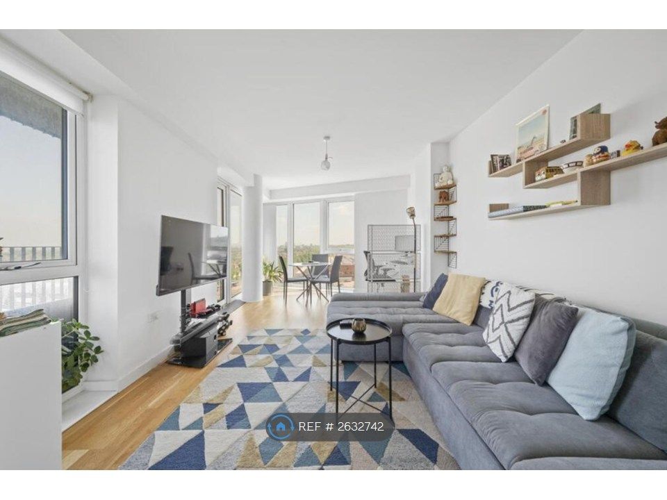 Property photo 1 of 15 Living Room
