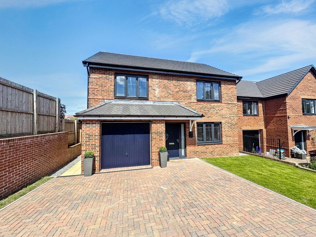 Property photo 1 of 32