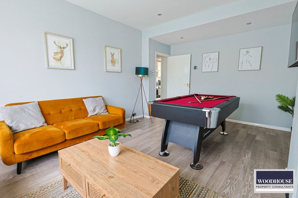 Property photo 2 of 31