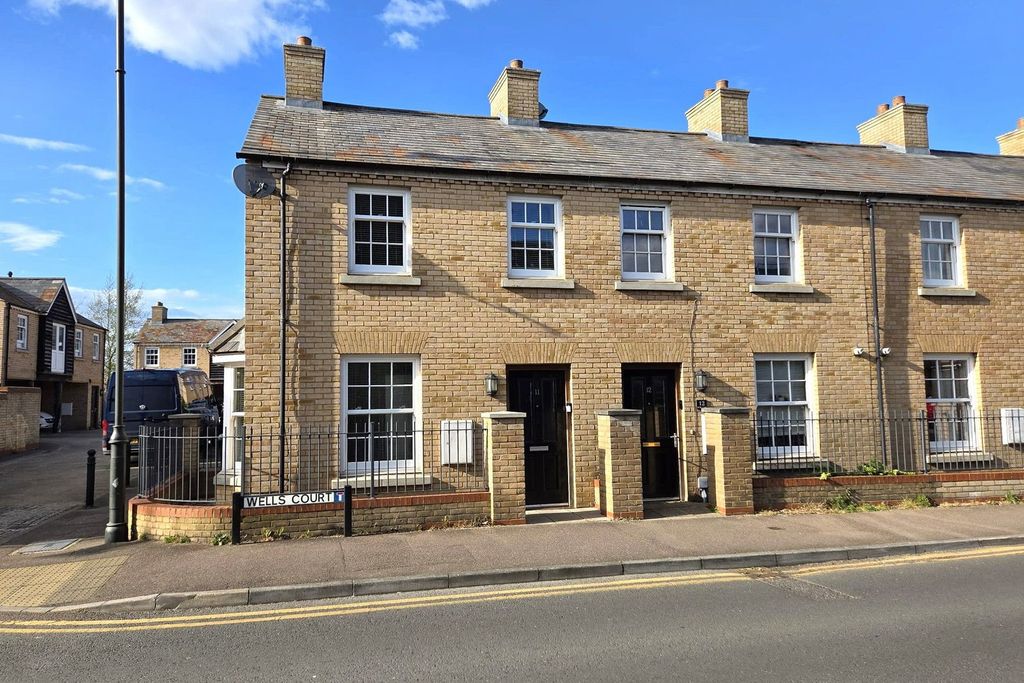 Property photo 1 of 12