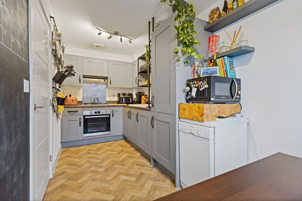 Property photo 2 of 22