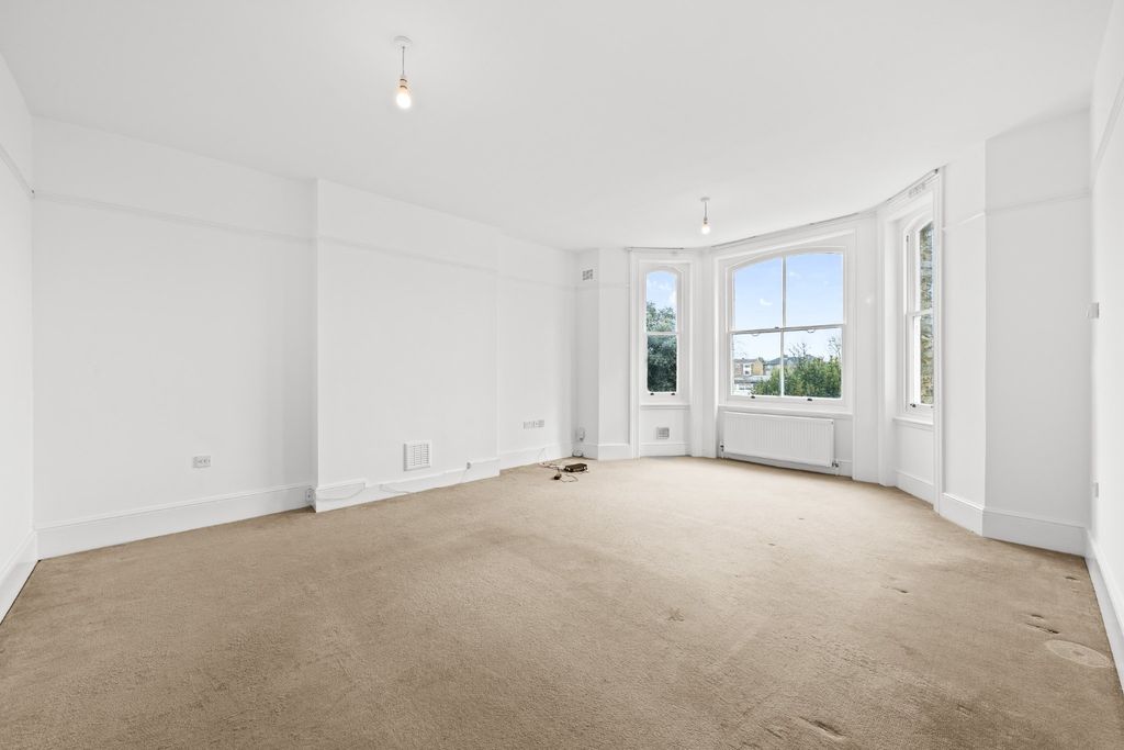 Property photo 2 of 12 4795012