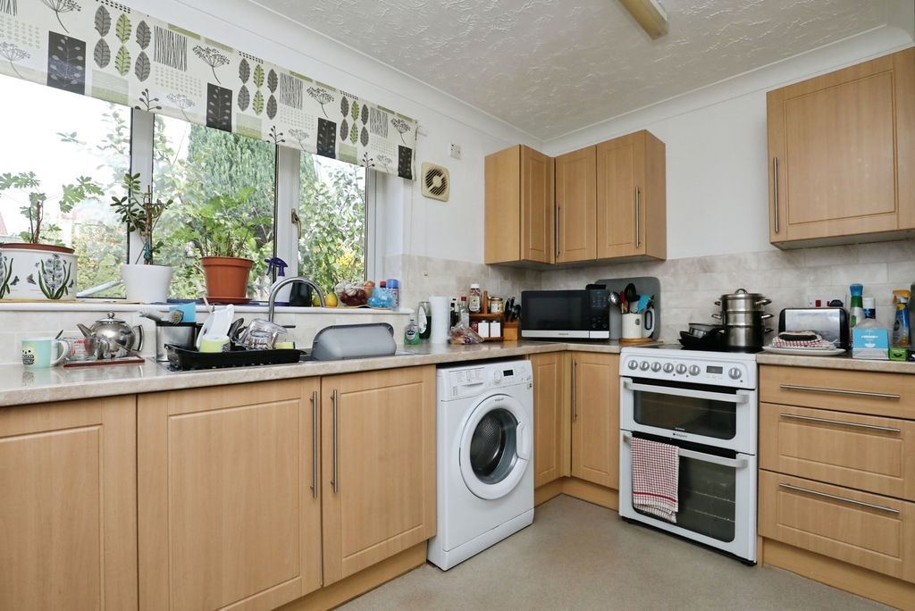 Property photo 3 of 17 Photo