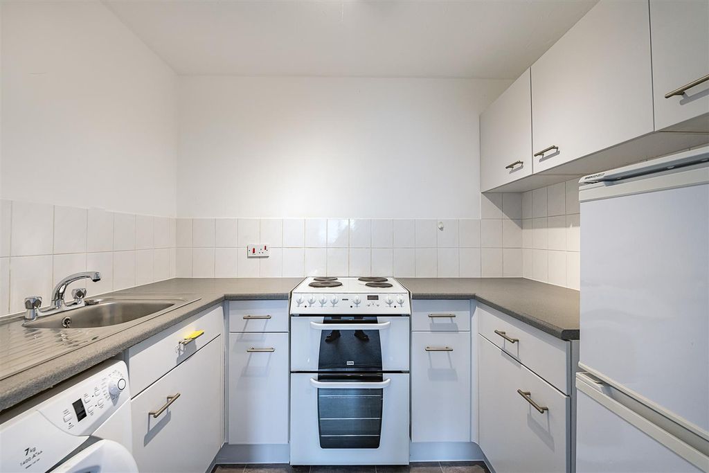 Property photo 2 of 10 4-Robin-Court-05.Jpg