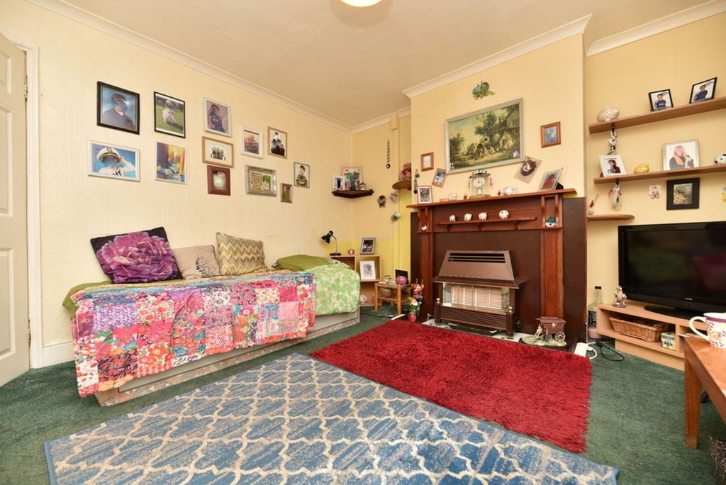 Property photo 3 of 13