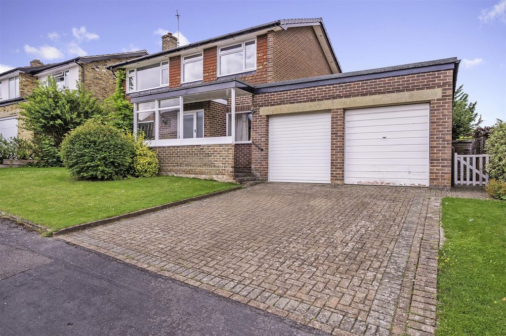 Property photo 1 of 14 Kingsdene, 6-26.Jpg