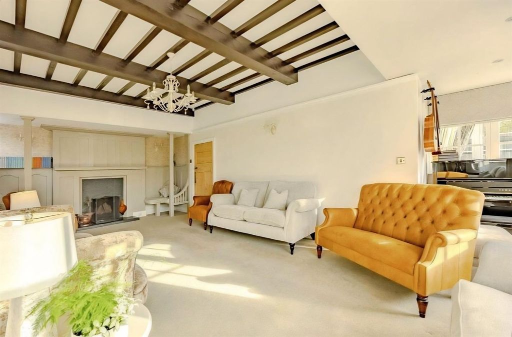 Property photo 2 of 22