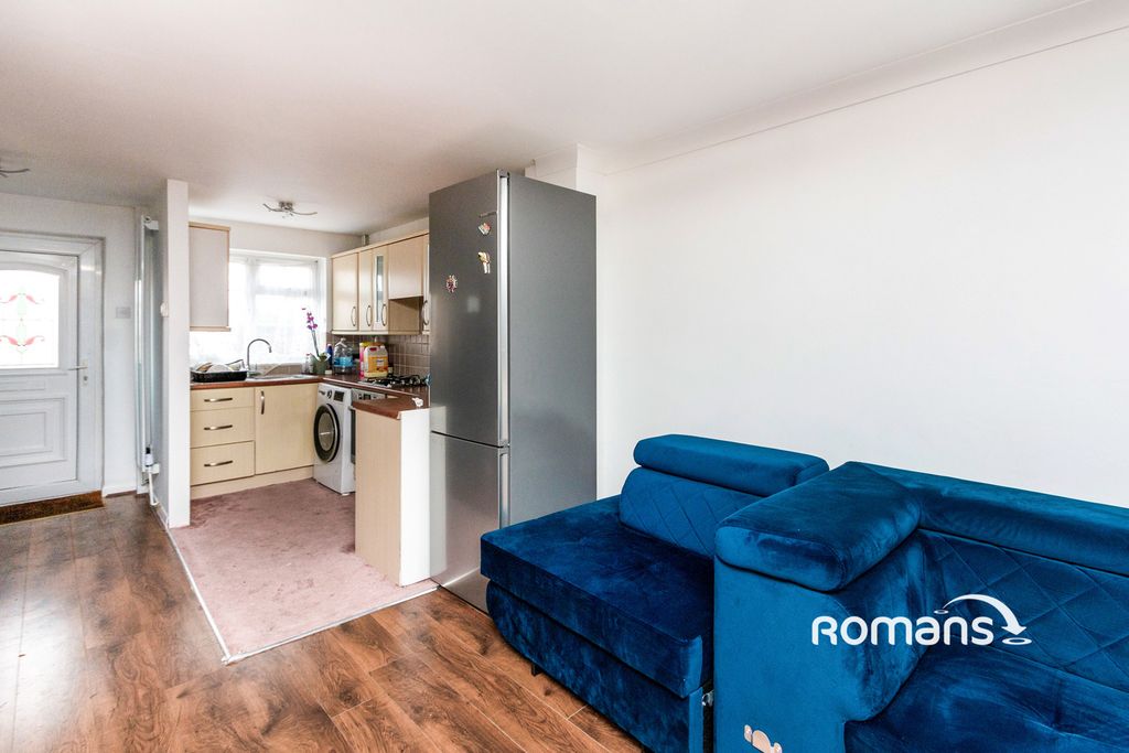 Property photo 3 of 11 Pbox-Img.Jpg