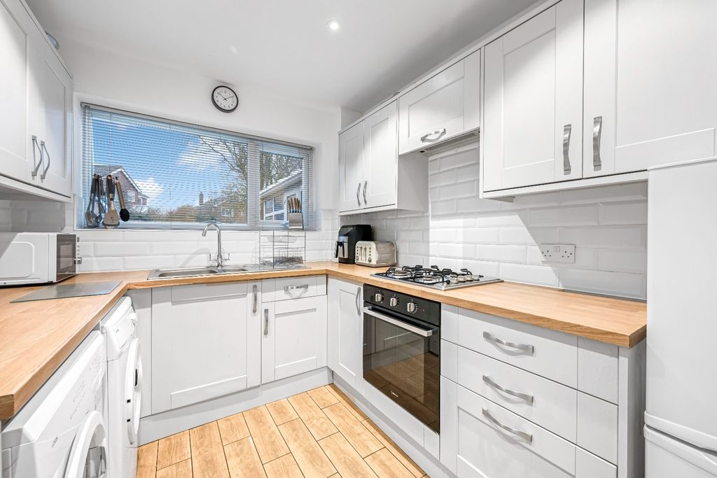 Property photo 2 of 16 4771773