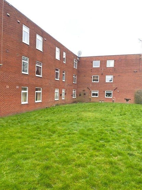 Property photo 1 of 21 2 Bed Flat For Sale Bromford Mere, Solihull B92
