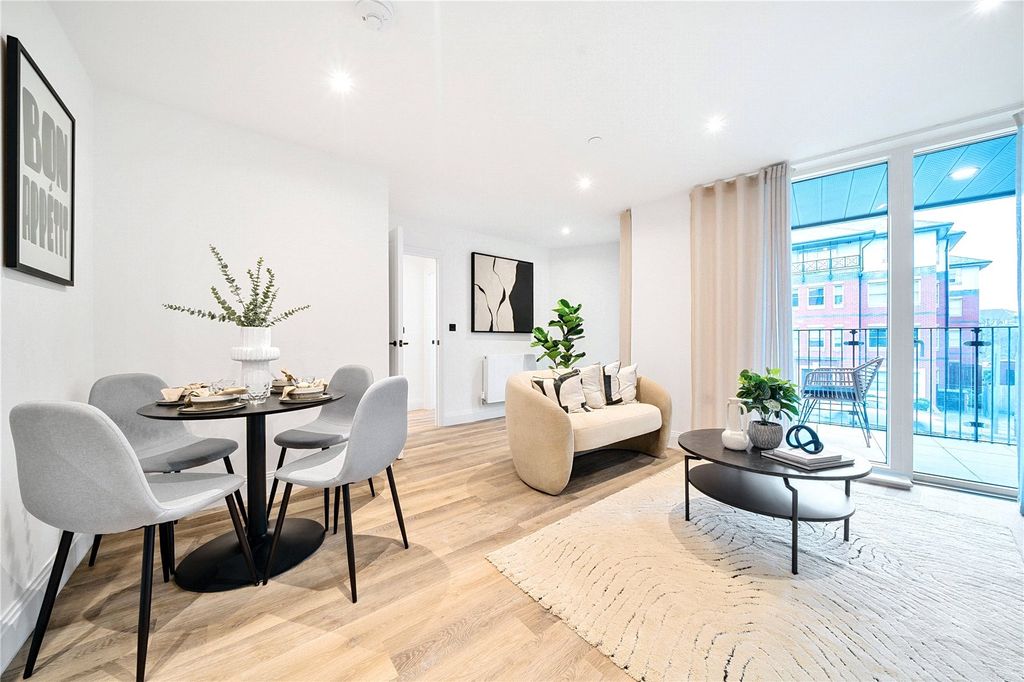 Property photo 3 of 13 Dining/Living
