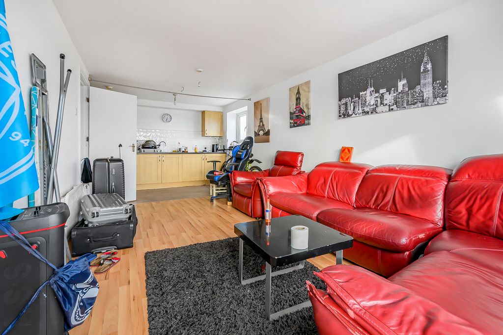 Property photo 3 of 18