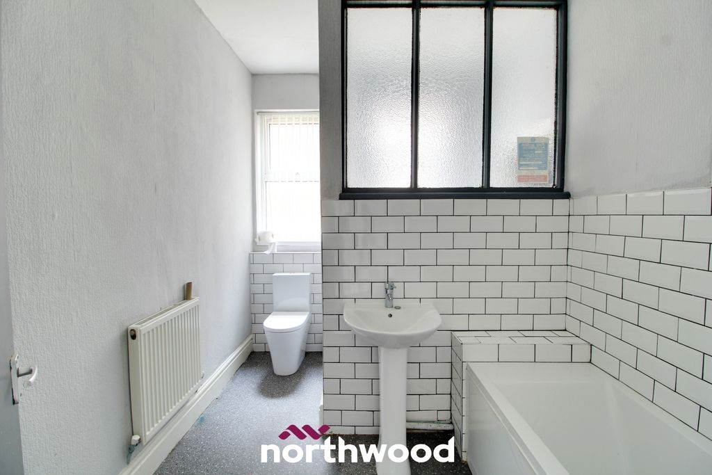 Property photo 3 of 24
