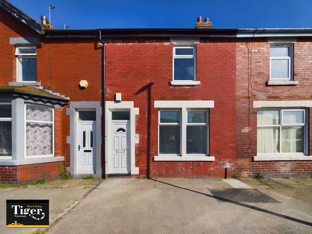 Property photo 1 of 11 Cam03440G0-Pr0027-Still001