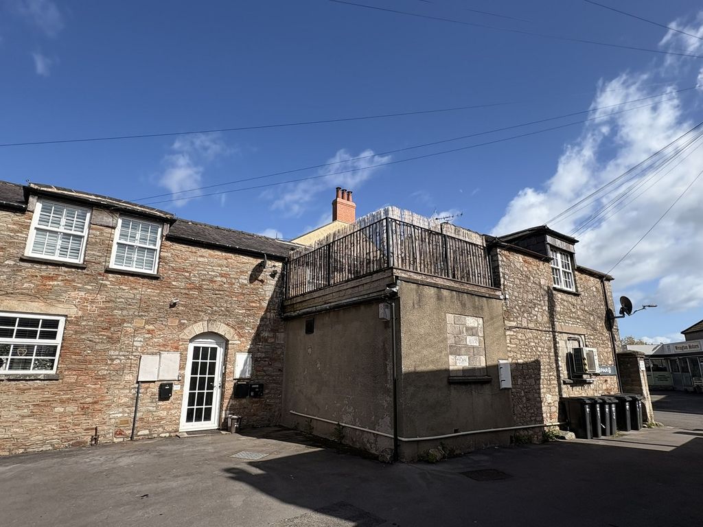 Property photo 1 of 17 Main Image