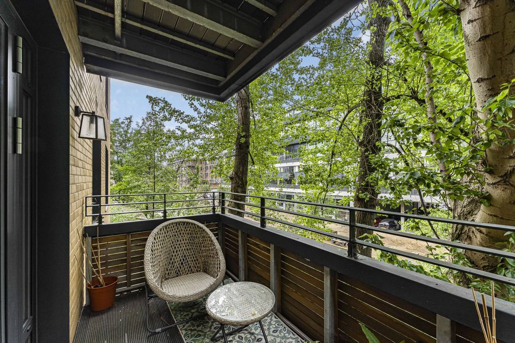 Property photo 2 of 22 Photo 16